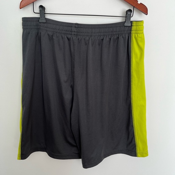 Old navy activ gray and yellow men’s short with strings  size large - Picture 2 of 4